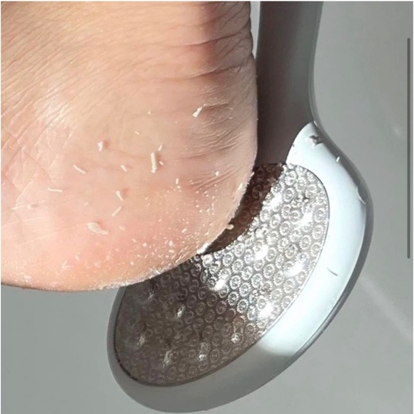 Barefoot Scientist + Cuccio Foot Care Bundle - Picture 6 of 6